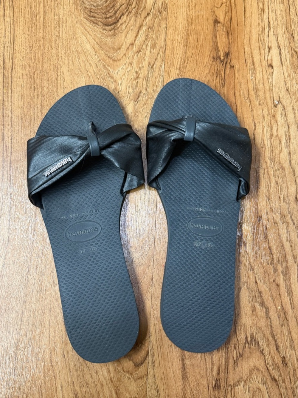 Havaianas You St. Tropez Black Twist Knot Sandals